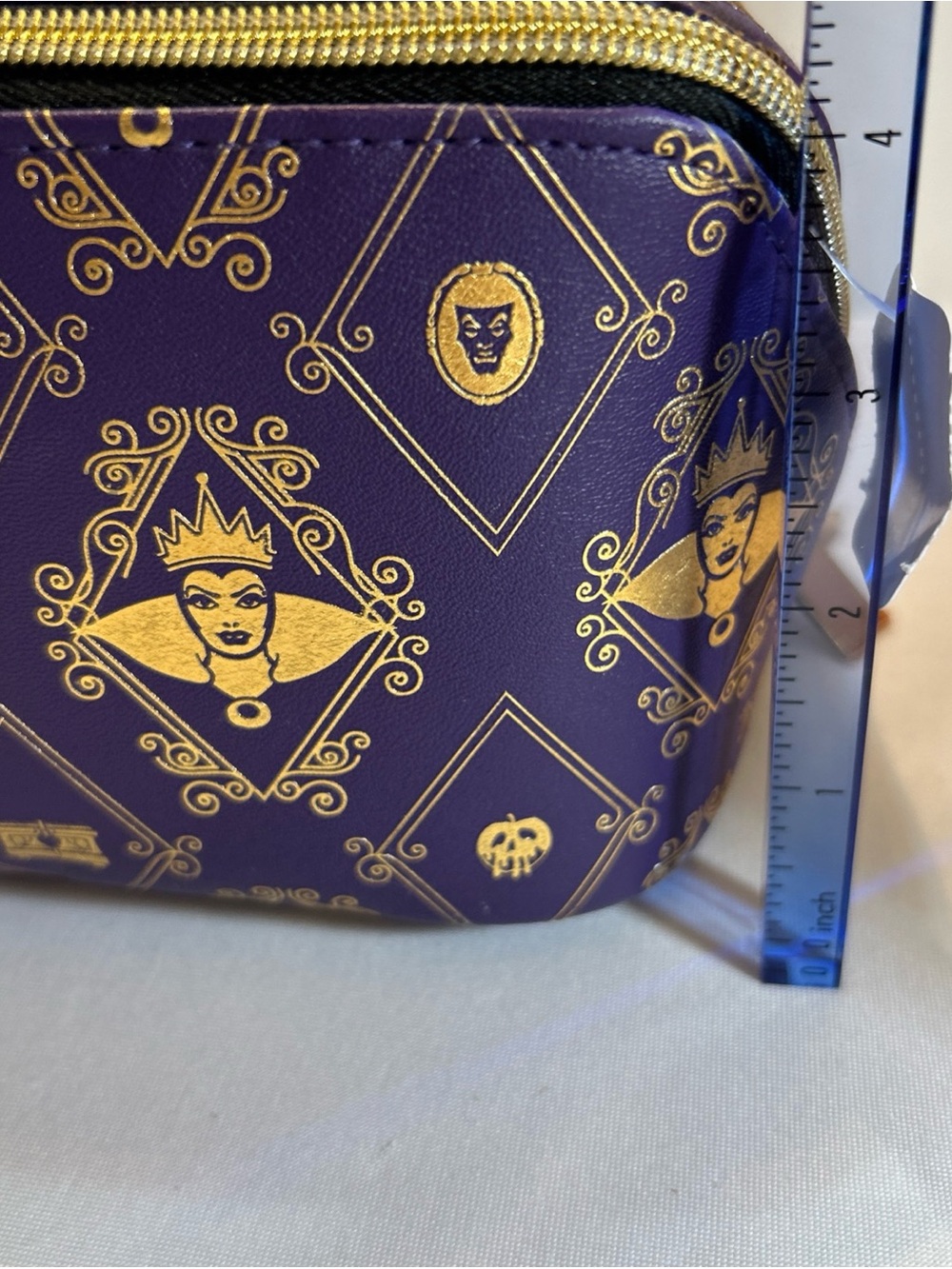 Disney Purple Cosmetic Bag with Gold Evil Queen Motif Bath & Body Works NWT - Picture 6 of 8